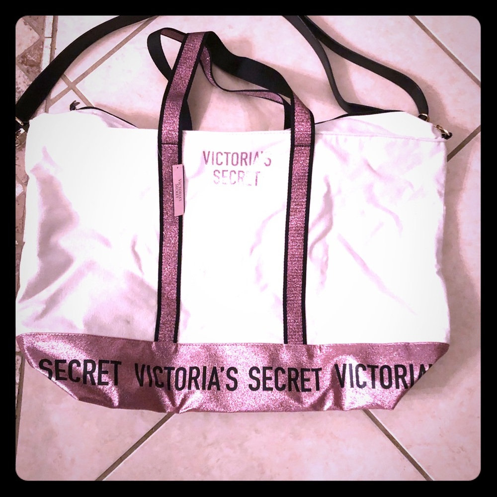 NWT Victoria’s Secret duffle bag